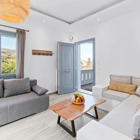 Semesterbostad Tranquil Cave, Village Retreat *